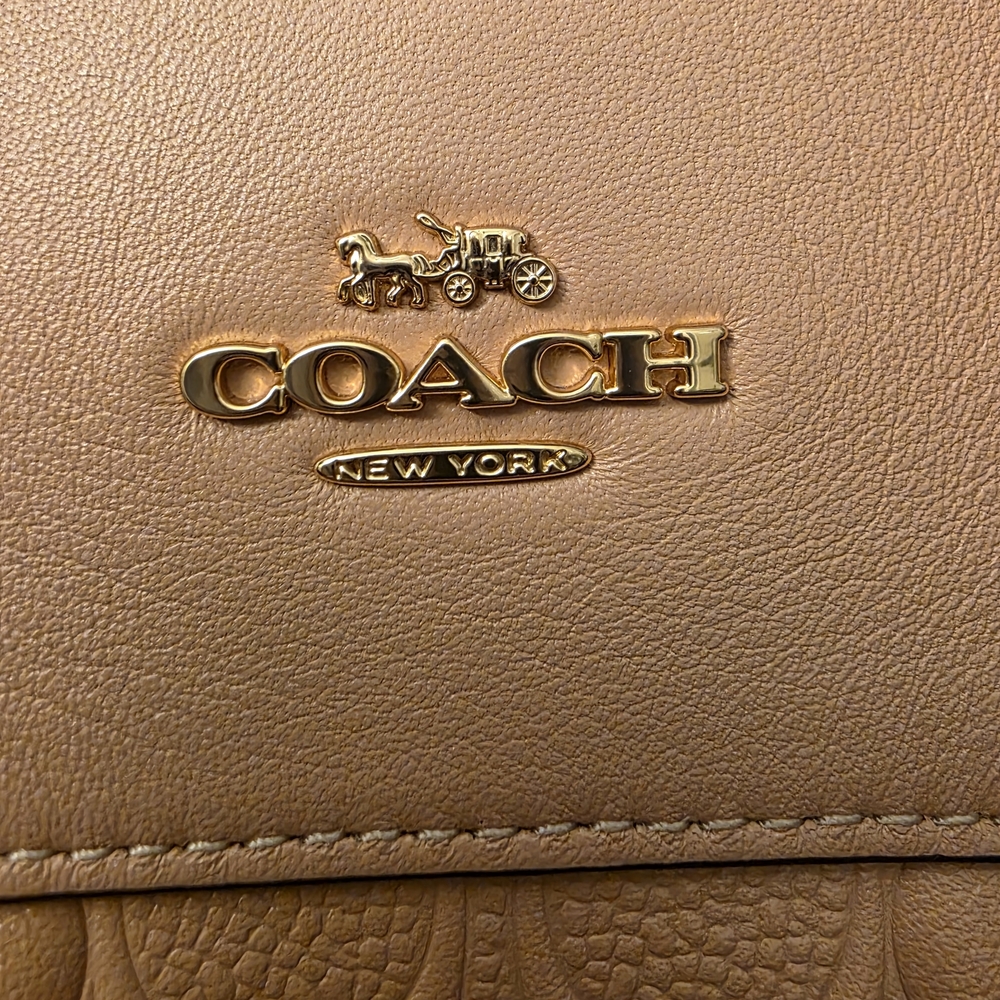 Coach Lexy Shoulder Bag - Picture 4 of 15